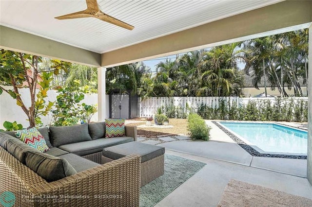 1 of 65 - 605 N Victoria Park Rd, Fort Lauderdale, FL