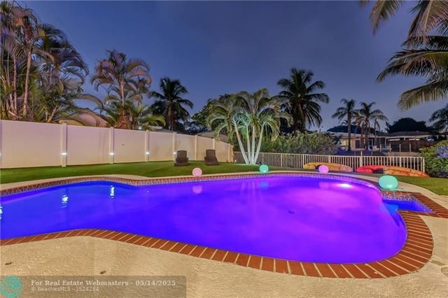 1 of 41 - 3351 Ne 17th Way, Oakland Park, FL