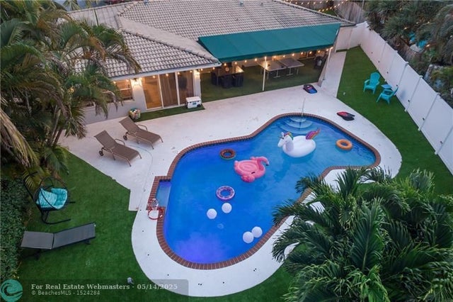 2 of 41 - 3351 Ne 17th Way, Oakland Park, FL