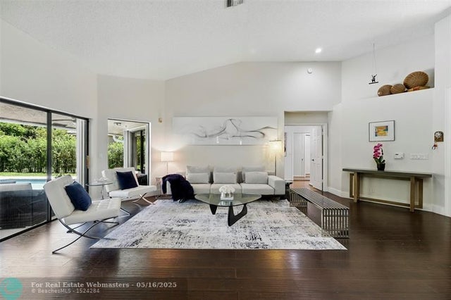 4 of 53 - 1119 Creekford Dr, Weston, FL
