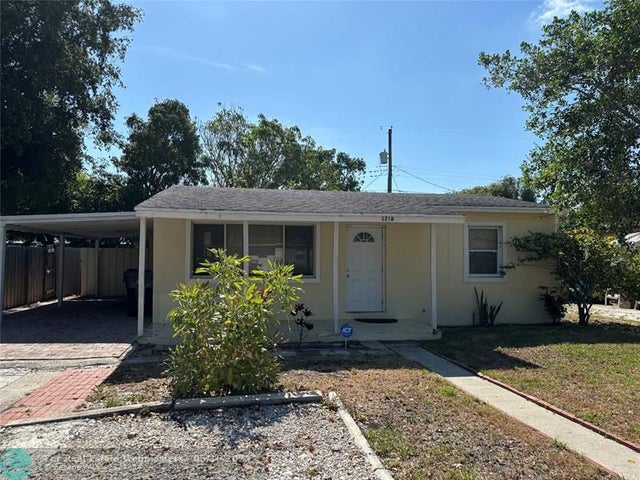 2 of 16 - 1218 S D St, Lake Worth, FL