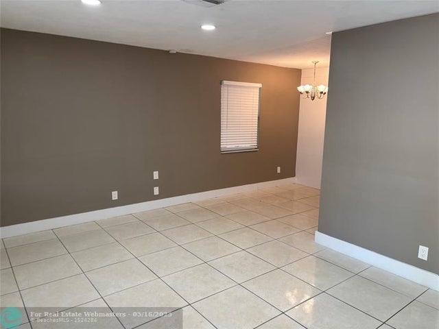 4 of 16 - 1218 S D St, Lake Worth, FL