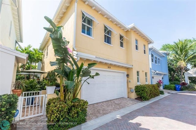 1 of 33 - 919 N Victoria Park Rd, Fort Lauderdale, FL