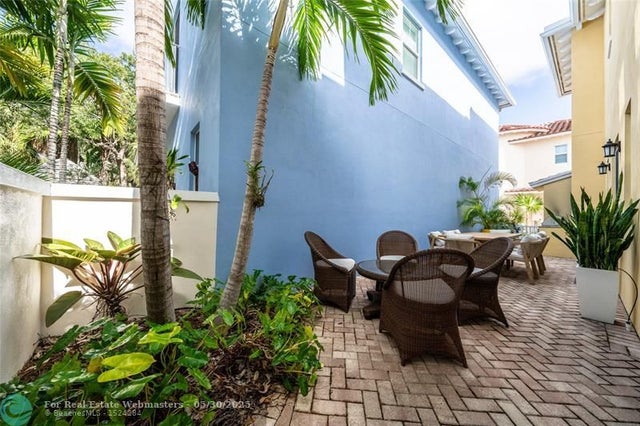 3 of 33 - 919 N Victoria Park Rd, Fort Lauderdale, FL