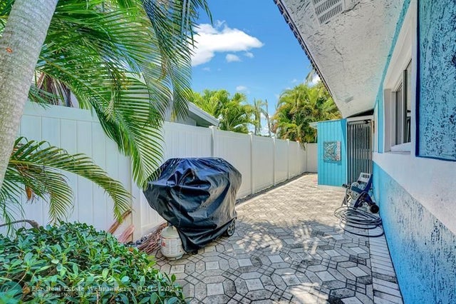 2 of 36 - 3488 Ne 19th Ave, Oakland Park, FL