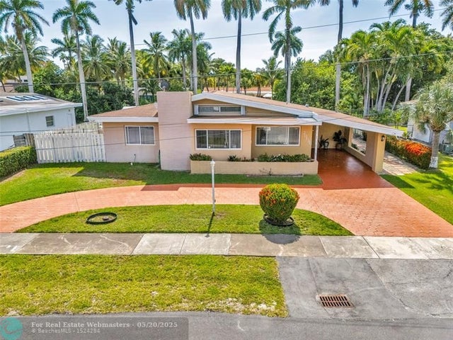 2 of 56 - 20130 Ne 25th Ct, Miami, FL