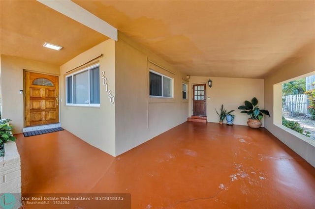 4 of 56 - 20130 Ne 25th Ct, Miami, FL