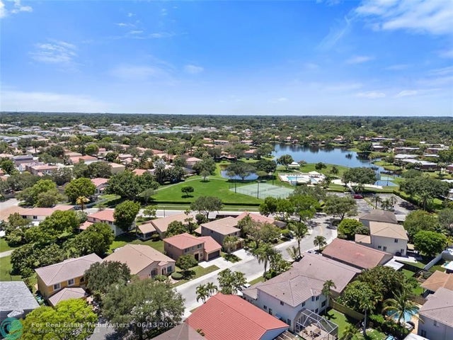 3 of 19 - 10772 Sw 14th Pl, Davie, FL
