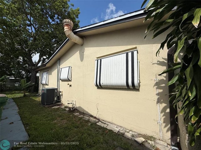 3 of 17 - 4314 Nw 47th Ct, Tamarac, FL