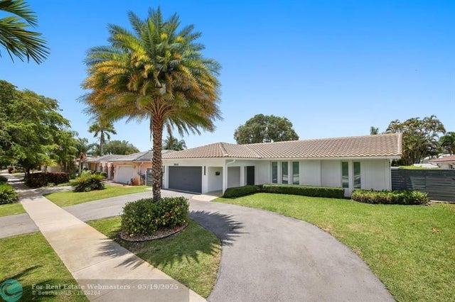 2 of 35 - 3610 N 46th Ave, Hollywood, FL