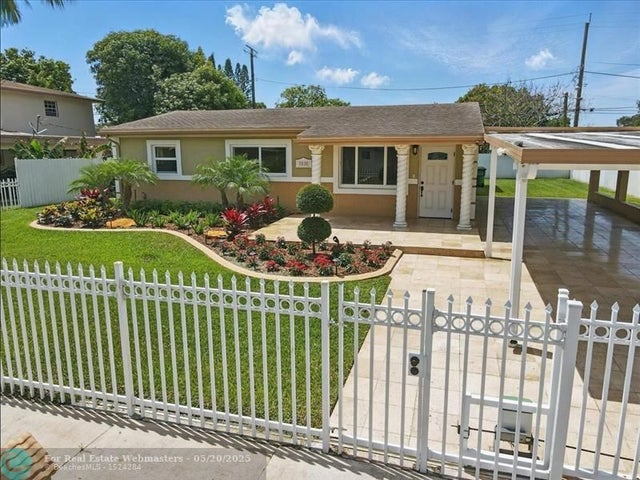 2 of 32 - 2830 Nw 172nd Ter, Miami Gardens, FL