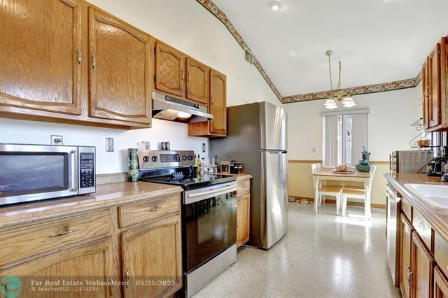 5 of 48 - 420 Se 14th Ave, Pompano Beach, FL