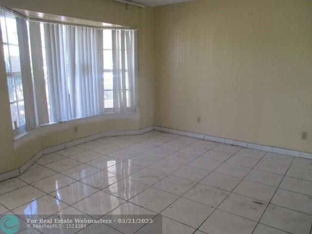 2 of 12 - 4595 Nw 43rd Ct, Lauderdale Lakes, FL