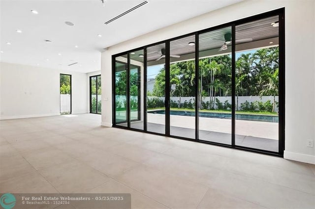 4 of 17 - 425 Ne 10th Ave, Fort Lauderdale, FL