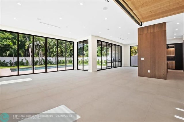 5 of 17 - 425 Ne 10th Ave, Fort Lauderdale, FL