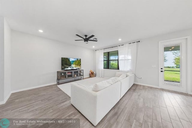 3 of 26 - 2624 Primrose Pl, Oakland Park, FL
