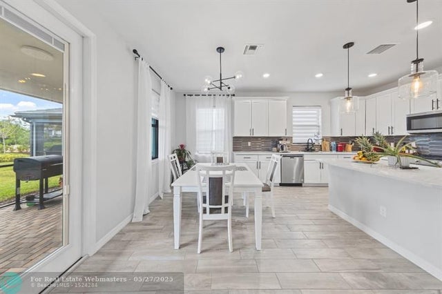4 of 26 - 2624 Primrose Pl, Oakland Park, FL
