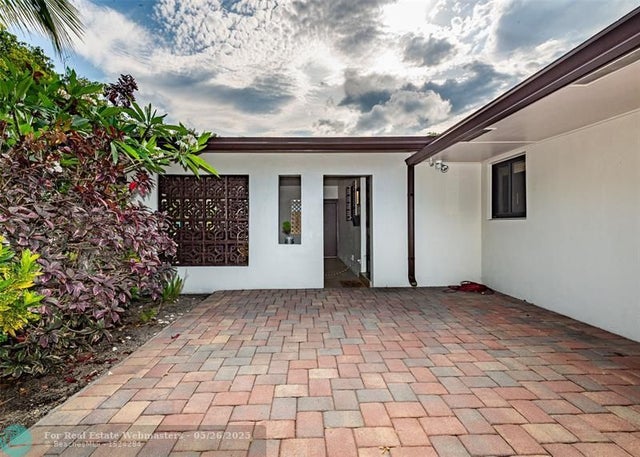 1 of 39 - 2113 Ne 62nd St, Fort Lauderdale, FL