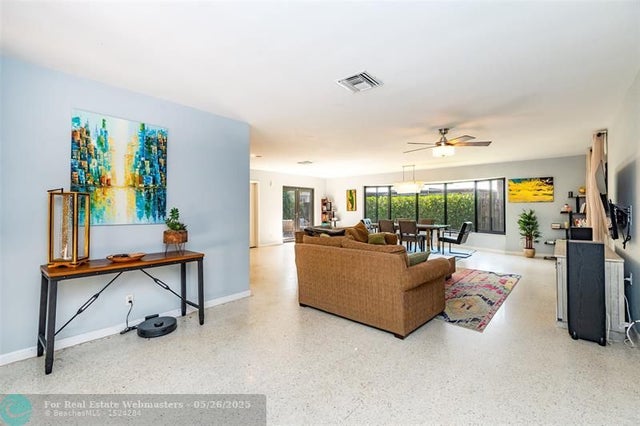 5 of 39 - 2113 Ne 62nd St, Fort Lauderdale, FL