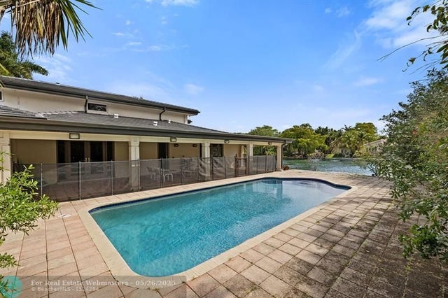 4 of 48 - 3150 N 35th St, Hollywood, FL
