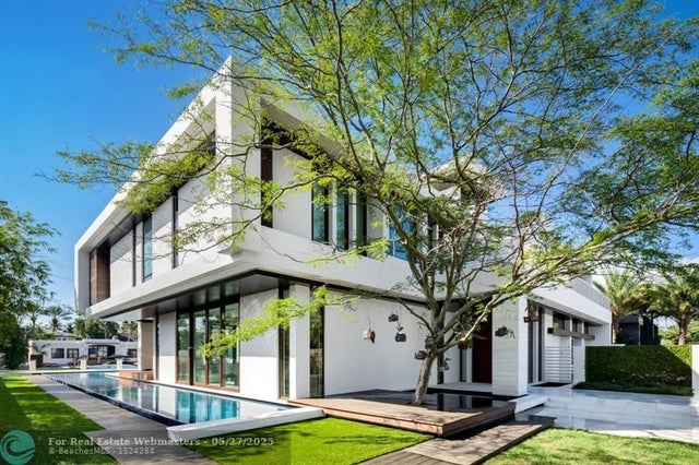 5 of 72 - 10 Pelican Dr, Fort Lauderdale, FL