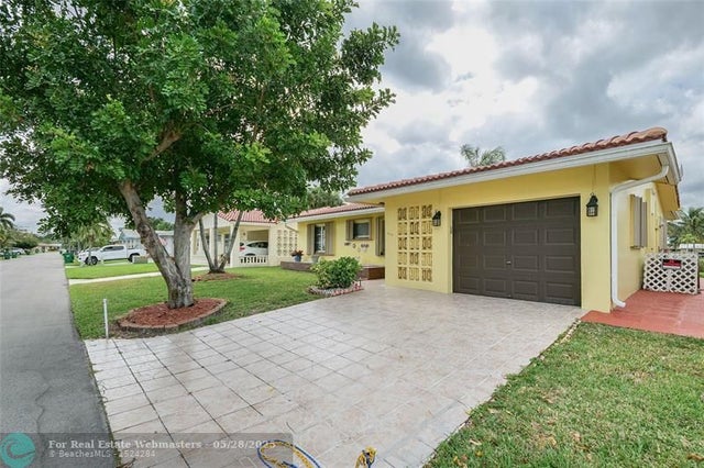2 of 57 - 4510 Nw 45th Ct, Tamarac, FL