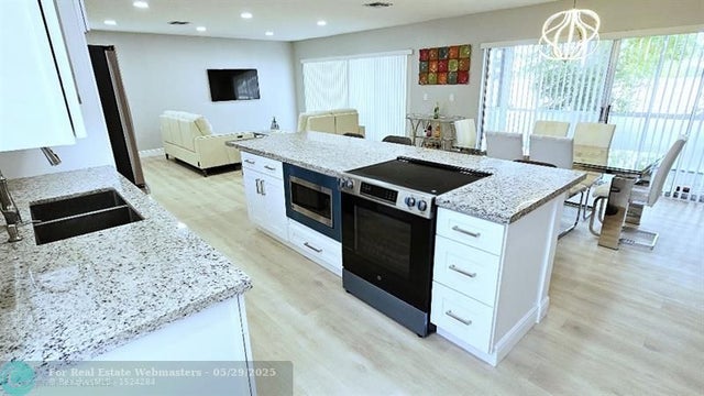 5 of 32 - 7384 Pine Park Dr S, Lake Worth, FL