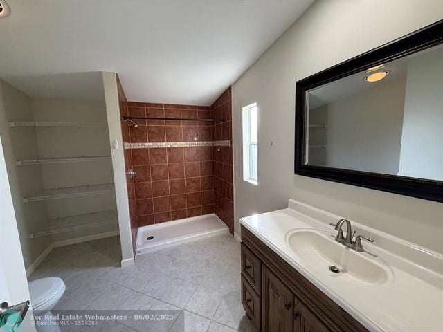 4 of 9 - 8550 Sw 23rd Pl, Davie, FL