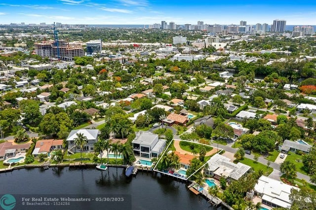 4 of 47 - 2807 Coral Shores Dr, Fort Lauderdale, FL