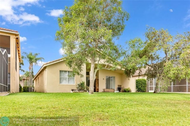 3 of 16 - 7542 N Via Luria, Lake Worth, FL