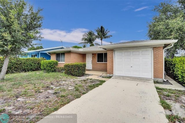 1 of 36 - 605 S D St, Lake Worth, FL