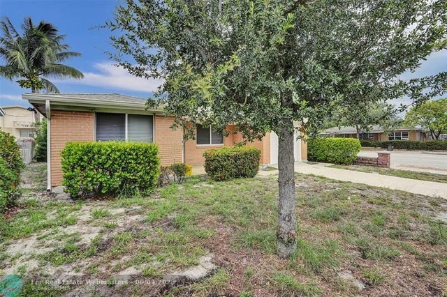 2 of 36 - 605 S D St, Lake Worth, FL