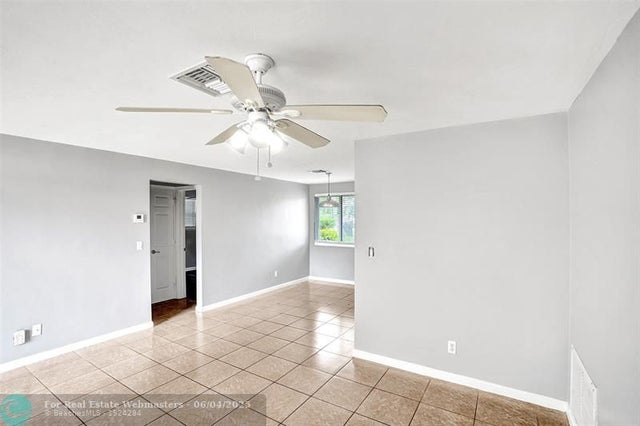 5 of 36 - 605 S D St, Lake Worth, FL