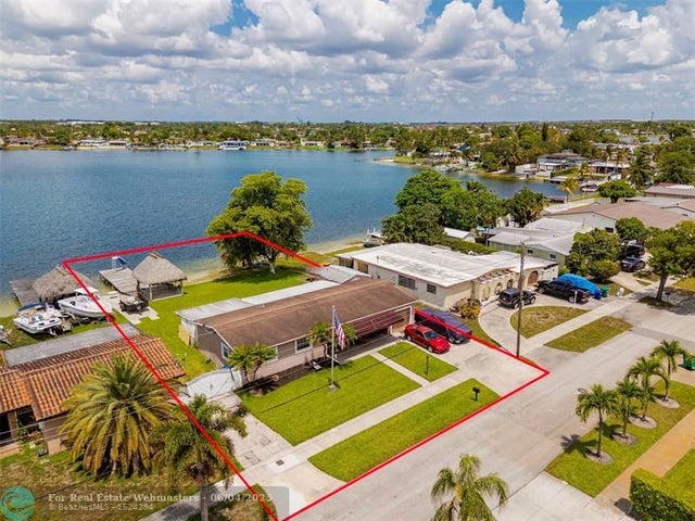 3 of 35 - 17610 Nw 82nd Ct, Hialeah, FL