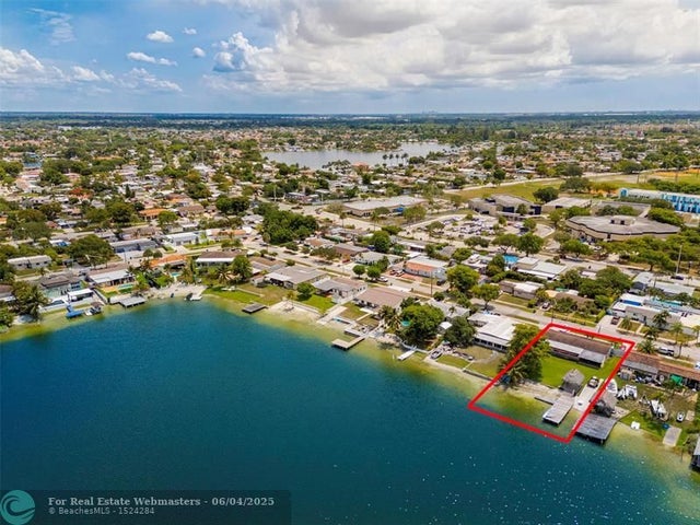 5 of 35 - 17610 Nw 82nd Ct, Hialeah, FL