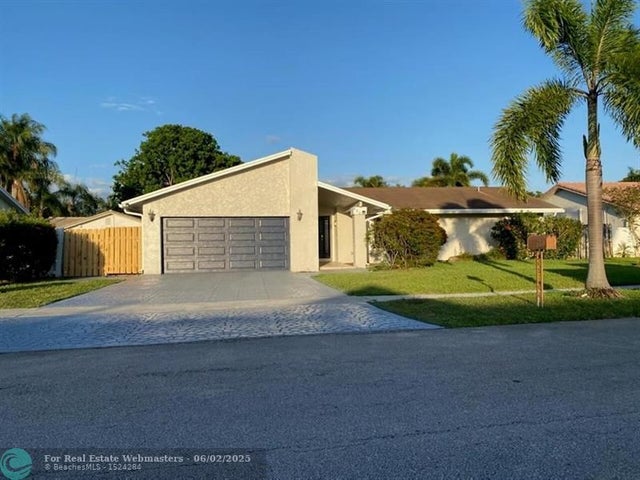 1 of 26 - 880 Nw 48th Ave, Coconut Creek, FL