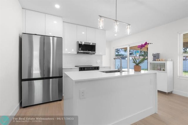 3 of 37 - 2737 Harding St, Hollywood, FL
