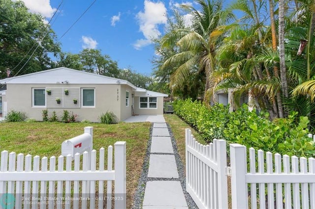 5 of 37 - 2737 Harding St, Hollywood, FL