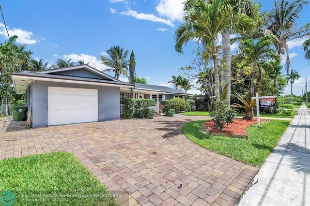 3 of 42 - 324 Davis Rd, Palm Springs, FL