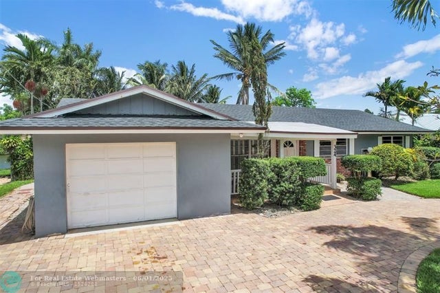 4 of 42 - 324 Davis Rd, Palm Springs, FL