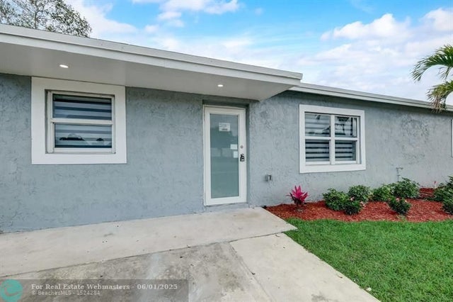 5 of 35 - 520 Sw 13th Pl, Deerfield Beach, FL