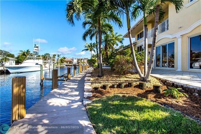 1 of 22 - 4951 Ne 28 Ave, Lighthouse Point, FL