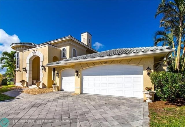 2 of 22 - 4951 Ne 28 Ave, Lighthouse Point, FL