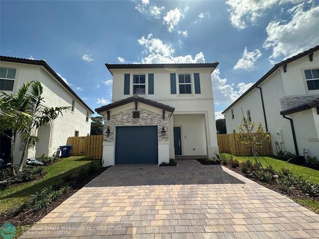1 of 23 - 2437 Nw 131st Cir, Miami, FL