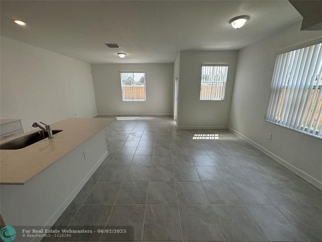 4 of 23 - 2437 Nw 131st Cir, Miami, FL