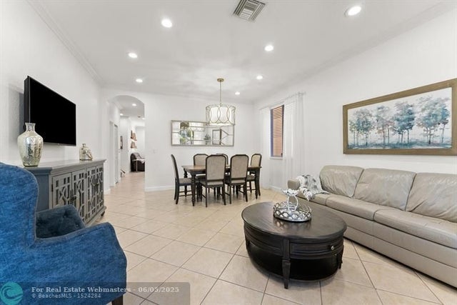 4 of 54 - 3710 Woodfield Ct, Coconut Creek, FL
