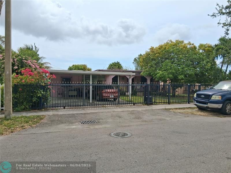 141 Sw 52nd Pl, Miami