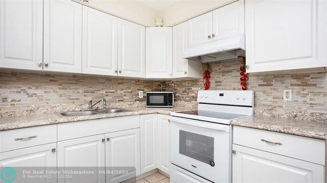 4 of 22 - 515 York Rd, Lehigh Acres, FL