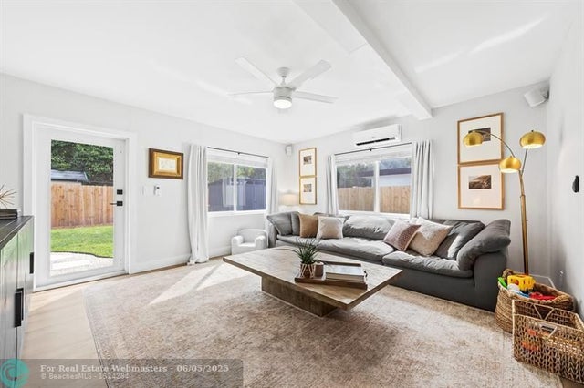 4 of 35 - 1320 Sw 19th Avenue, Fort Lauderdale, FL