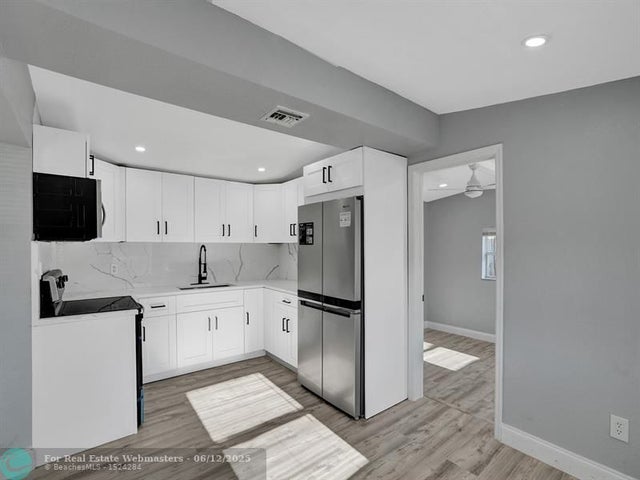 2 of 15 - 5231 Ne 19th Ter, Pompano Beach, FL